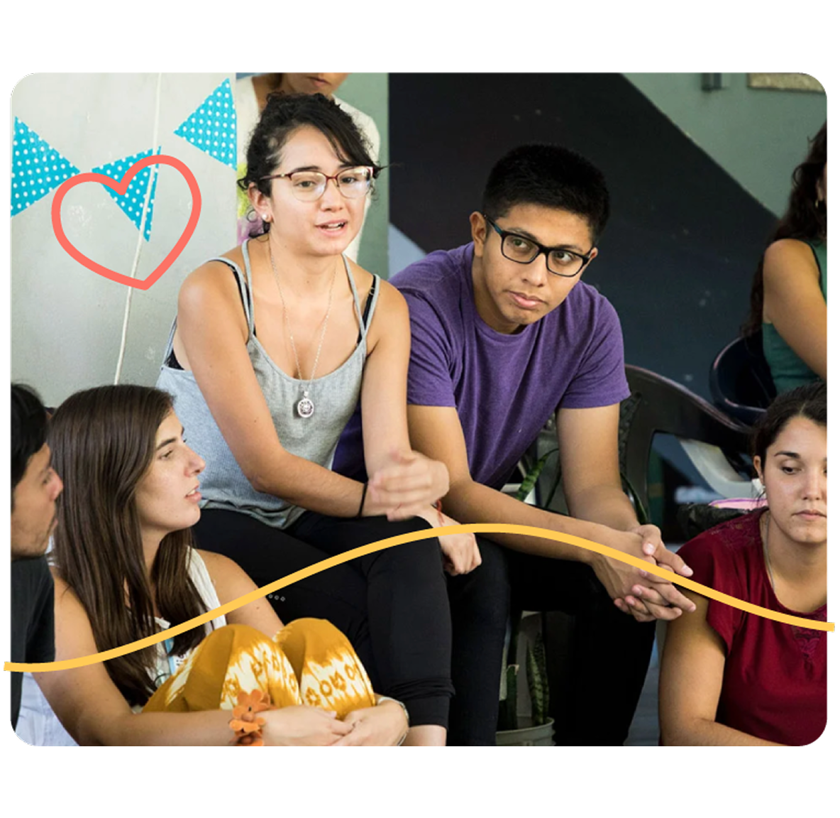 Jóvenes participando de una jornada de trabajo